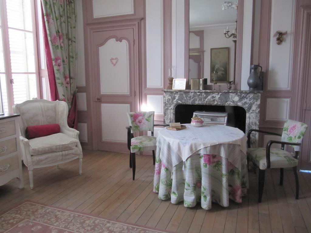Le Chateau De Failloux Épinal Szoba fotó